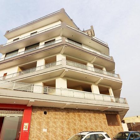 Oyo Hotel Inn Way Сонипат Экстерьер фото