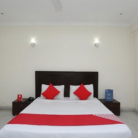 Oyo Hotel Inn Way Сонипат Экстерьер фото