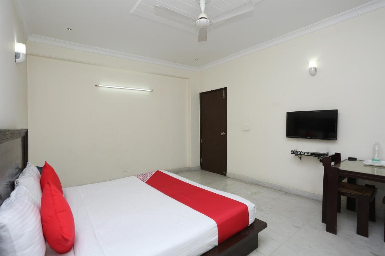 Oyo Hotel Inn Way Сонипат Экстерьер фото