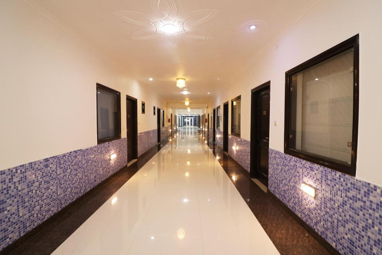 Oyo Hotel Inn Way Сонипат Экстерьер фото