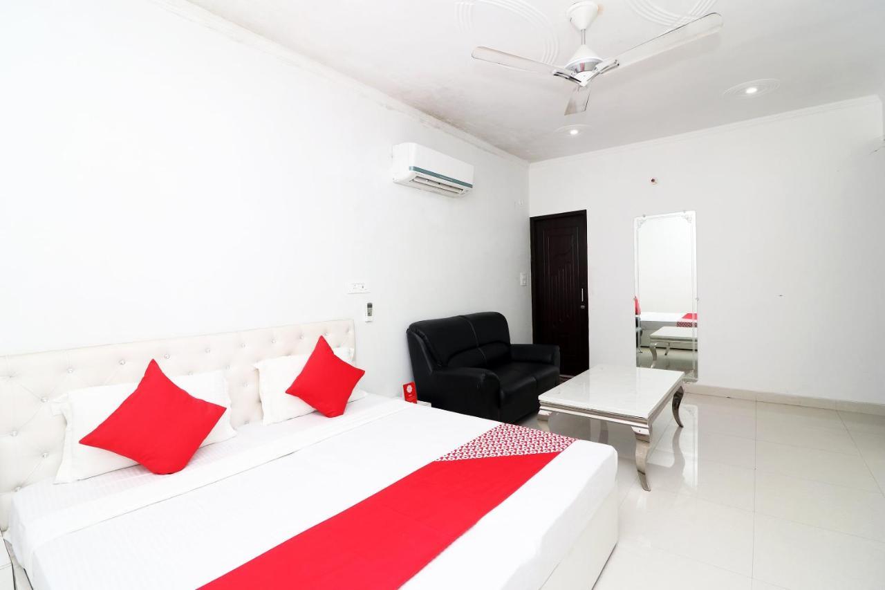 Oyo Hotel Inn Way Сонипат Экстерьер фото
