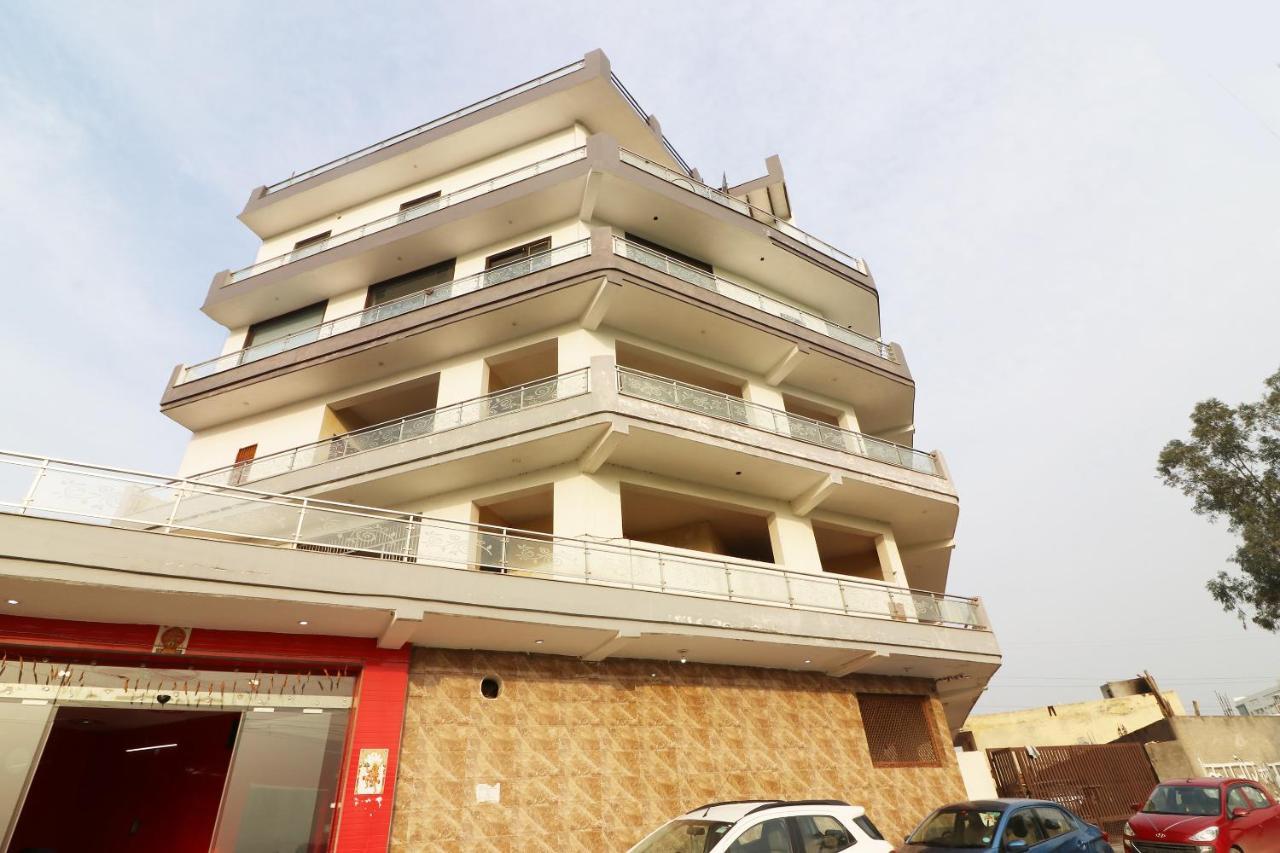 Oyo Hotel Inn Way Сонипат Экстерьер фото