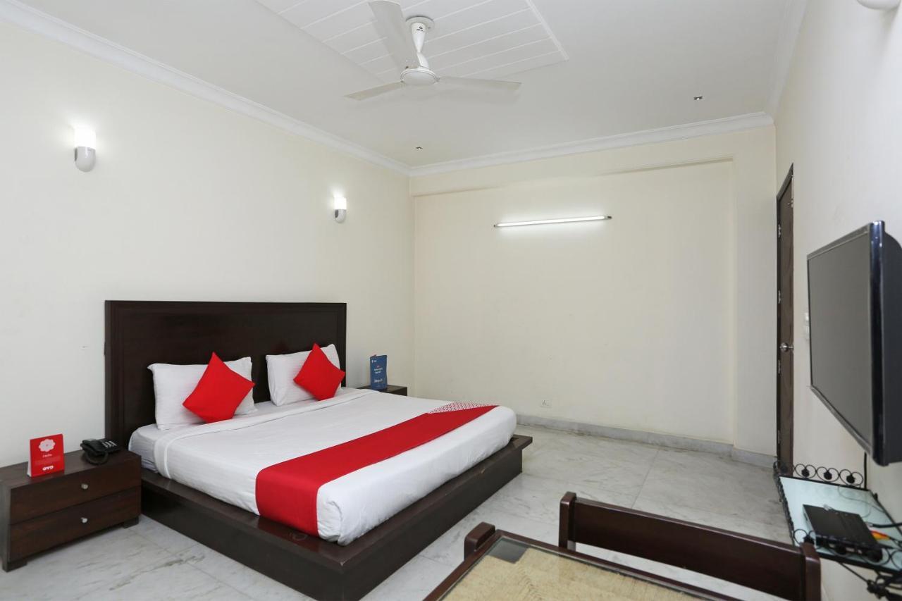 Oyo Hotel Inn Way Сонипат Экстерьер фото