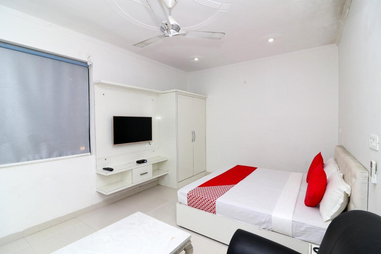 Oyo Hotel Inn Way Сонипат Экстерьер фото