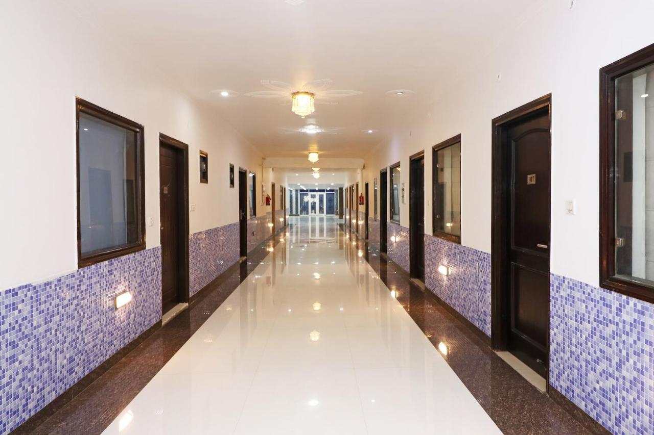 Oyo Hotel Inn Way Сонипат Экстерьер фото